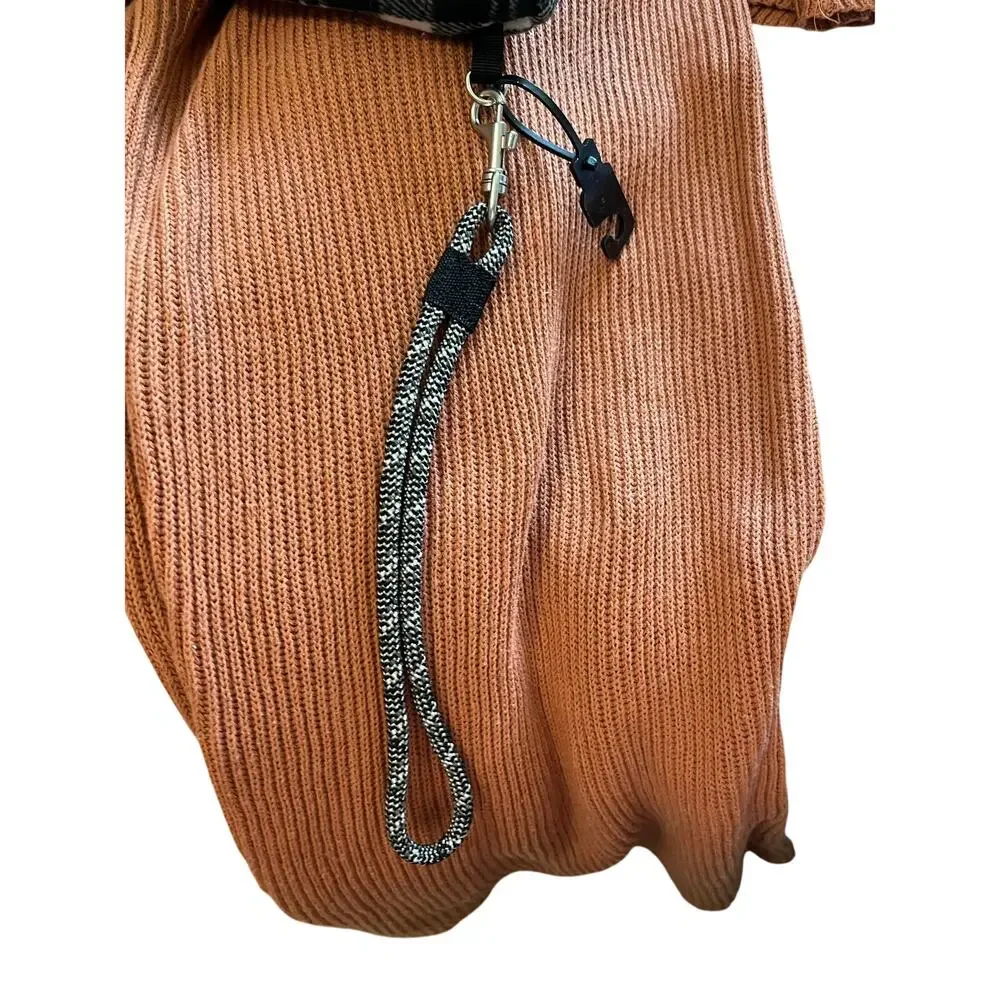 Kavu | NWOT Tabernash Plaid Accessory Pouch Furry